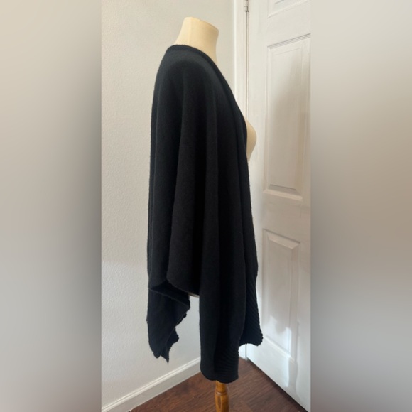soft by naadam 100% cashmere cape shawl black soft cozy luxe one size - Picture 4 of 7